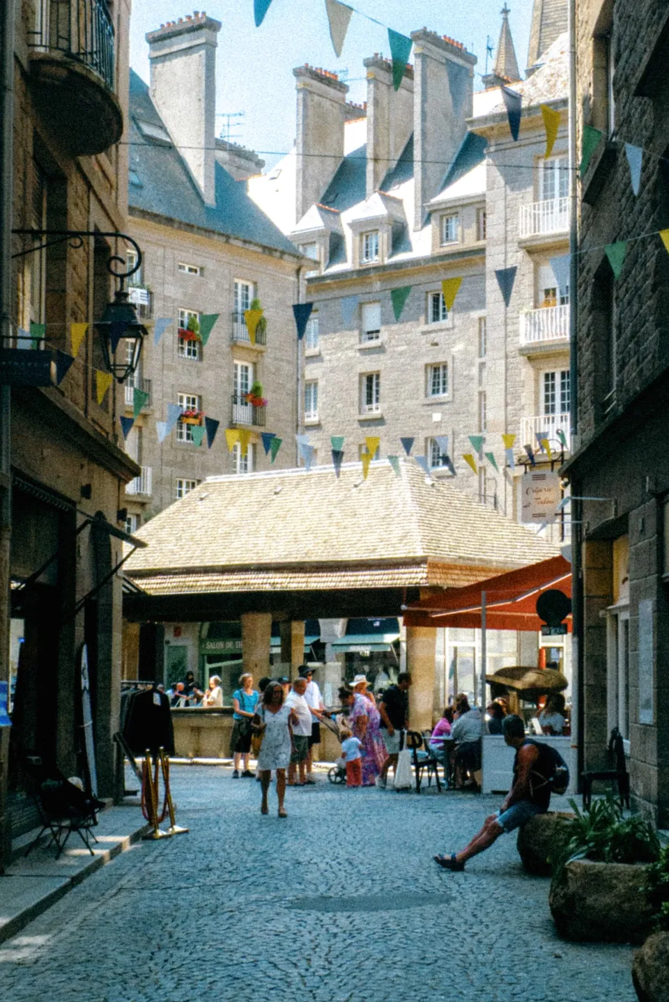 Bretagne, shot on a Panasonic Lumix DMC FS16 with Cinea Ektachrome 100