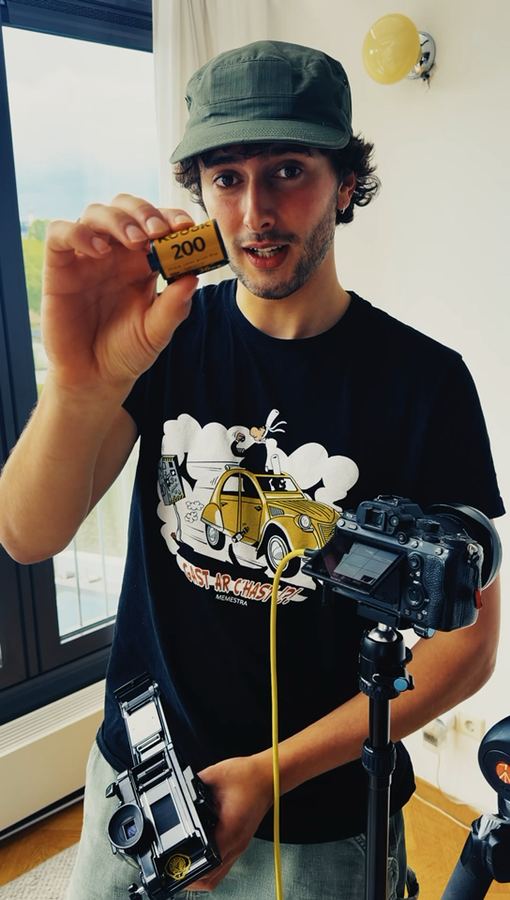 Marijn holding a roll of Kodak film